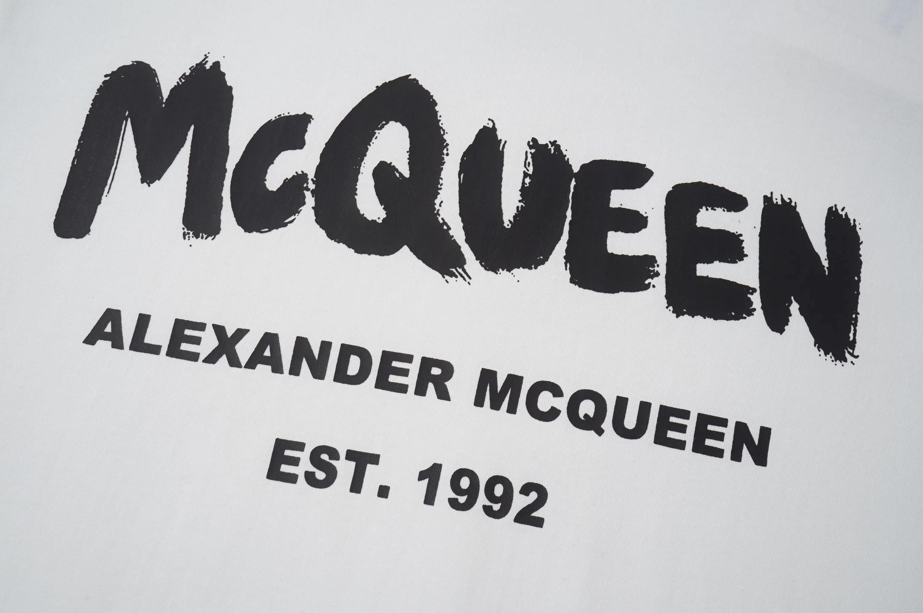 T 126#Alexander Mcqueen* Classic T ， ， 。Classic ， ， 。 ： 、 、 、Coffee Brown ， S_XXXL ， 60